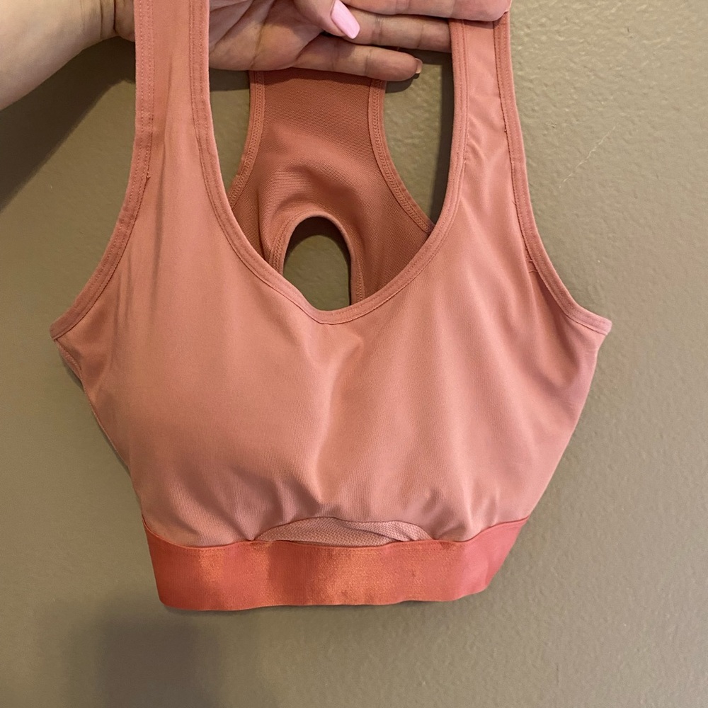 New! Layer 8 quick dry sports bra medium